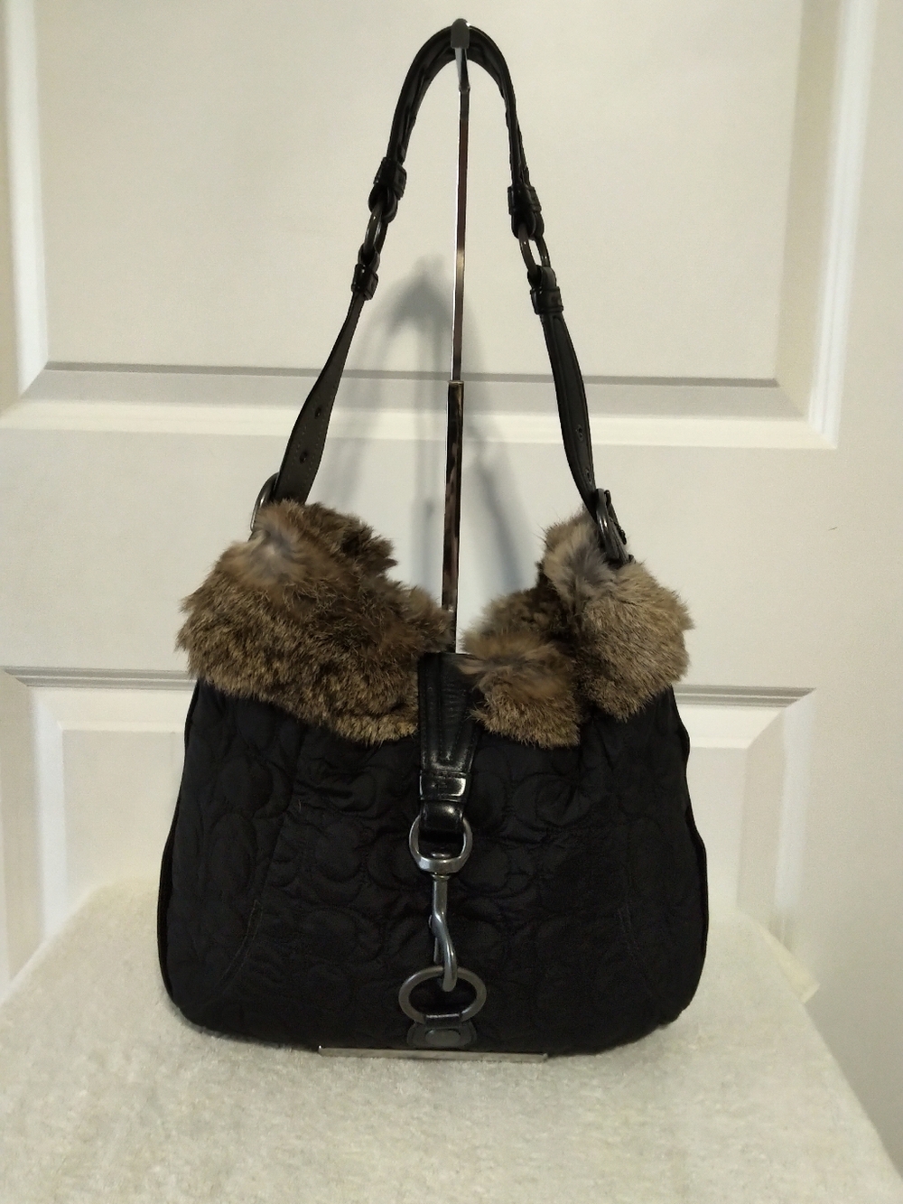 Authentic Coach Vintage Quilted Fur Lined Black Hobo Ski Bag